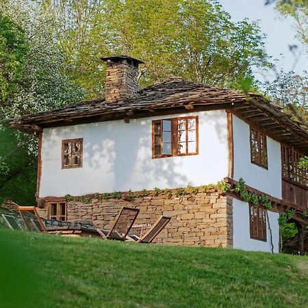 Villa Authentic House With Stunning Mountain View - Karashka Aprilzi Exterior foto