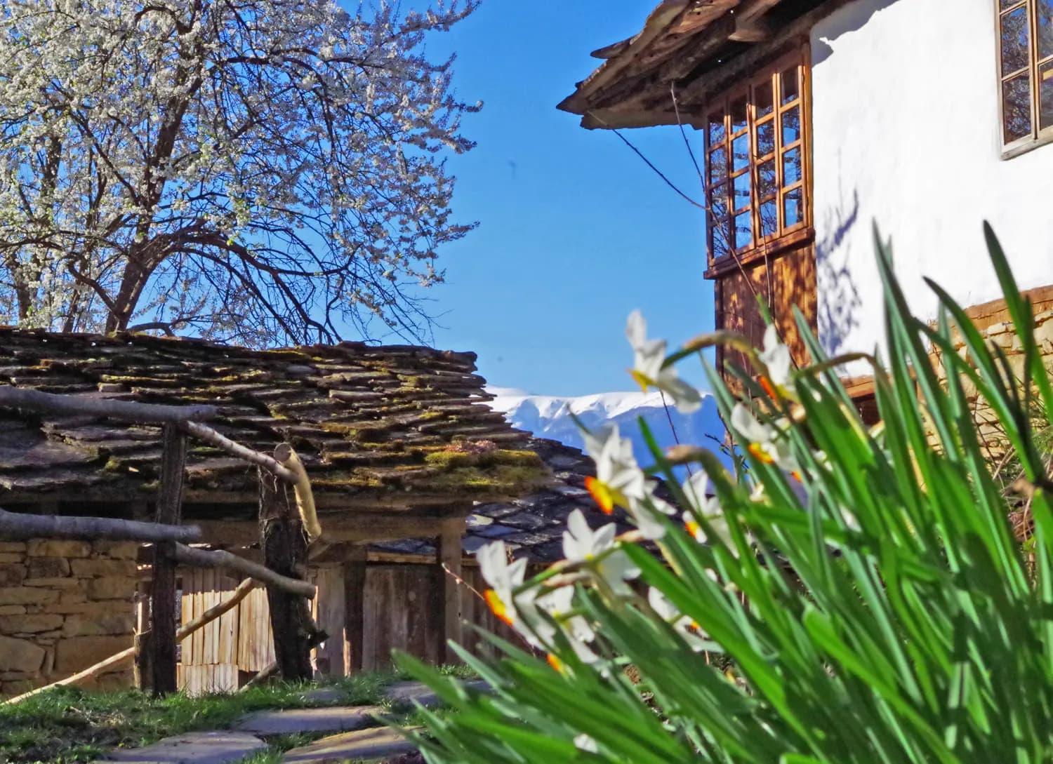 Villa Authentic House With Stunning Mountain View - Karashka Aprilzi Exterior foto