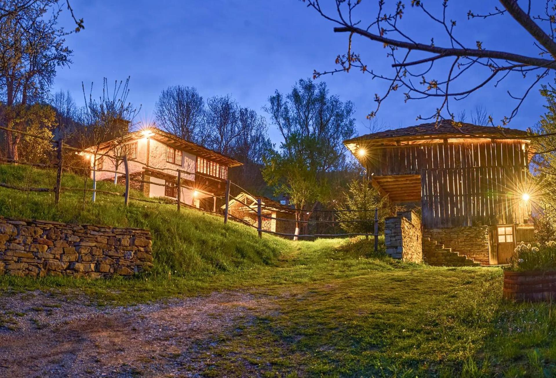 Villa Authentic House With Stunning Mountain View - Karashka Aprilzi Exterior foto
