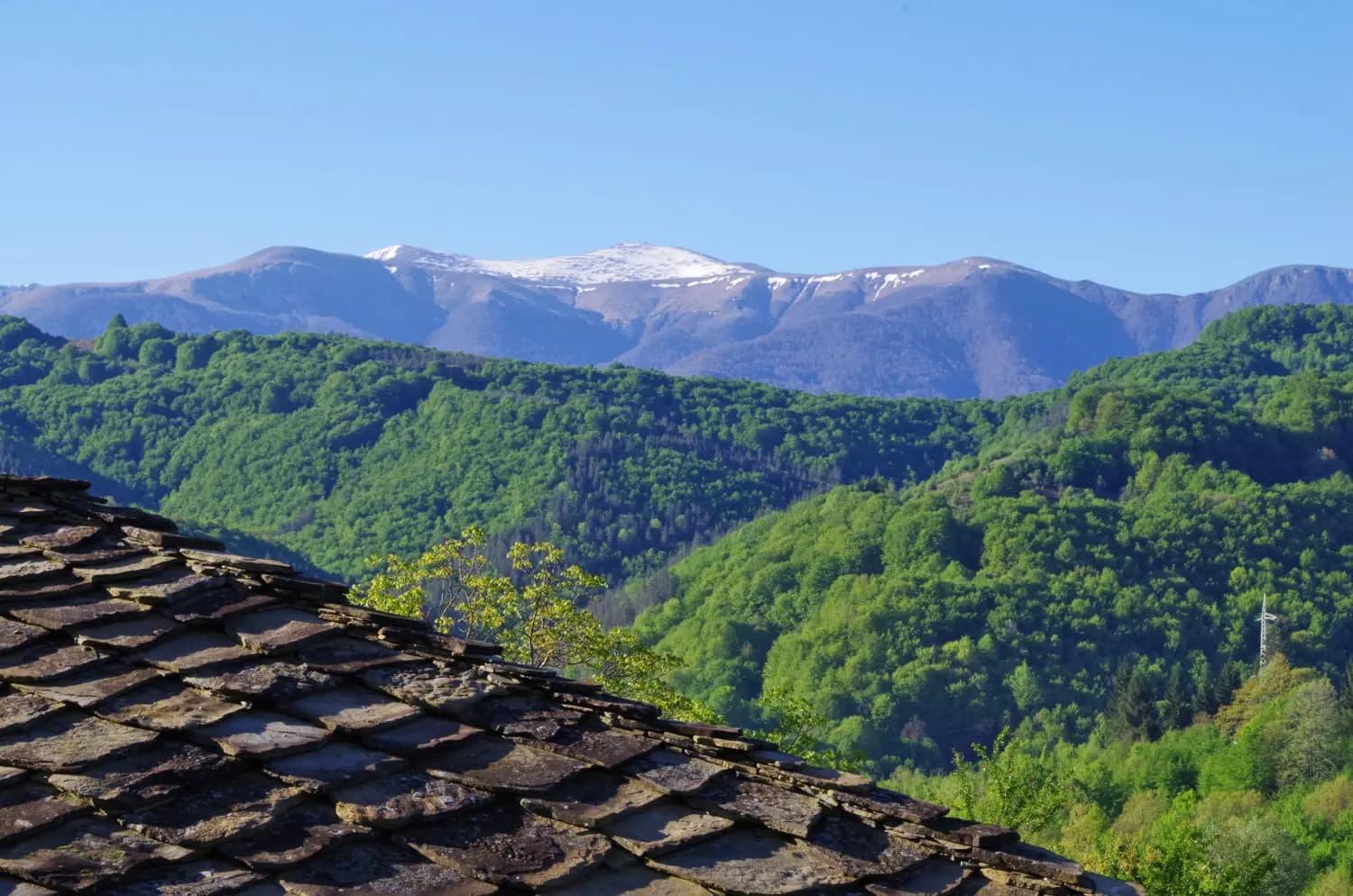 Villa Authentic House With Stunning Mountain View - Karashka Aprilzi Exterior foto
